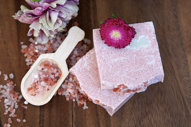 Pink salt confidence body soap image 3